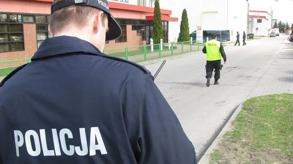 Policja zabezpieczała teren