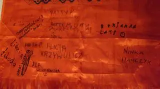 18.11| - To dla mnie duże wyzwanie i odpowiedzialność – mówi Sebastian Kawa, który postanowił przelecieć szybowcem nad Himalajami. Ale nie mówi o locie, tylko o szalu, który zabiera w podróż. Po wyprawie zostanie on bowiem zlicytowany na rzecz budowanej we Wrocławiu kliniki chemioterapii.