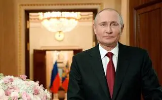 Władimir Putin na Kremlu. Zdjęcie z 8 marca tego roku, kiedy przywódca Rosji złożył życzenia kobietom z okazji ich święta 