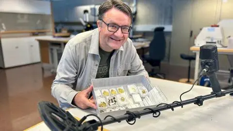 Na spacerze znalazł bezcenną złotą biżuterię sprzed 1500 lat