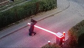 Lubartów. Uszkodził szlaban, poszukuje go policja