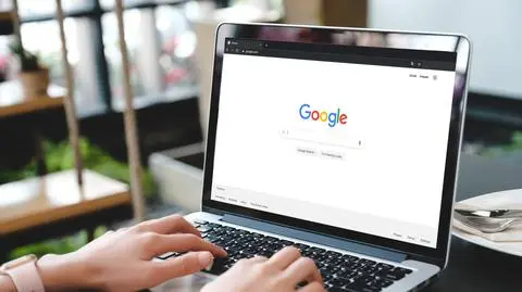 Mata, spis powszechny i szczepienia. Czego szukaliśmy w internecie w 2021 roku? 
