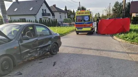 Kierowca wyjechał z drogi podporządkowanej, zginął motocyklista