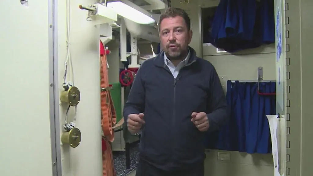 Reporter TVN24 na pokładzie niszczyciela US Navy