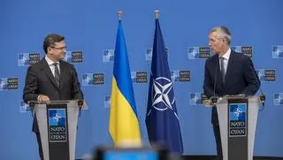 Dmytro Kułeba i Jens Stoltenberg na wspólnej konferencji