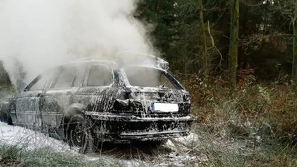Bmw spłonęło w lesie