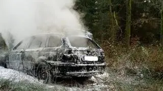 Bmw spłonęło w lesie