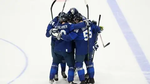 Finowie z pierwszym złotem w hokeju