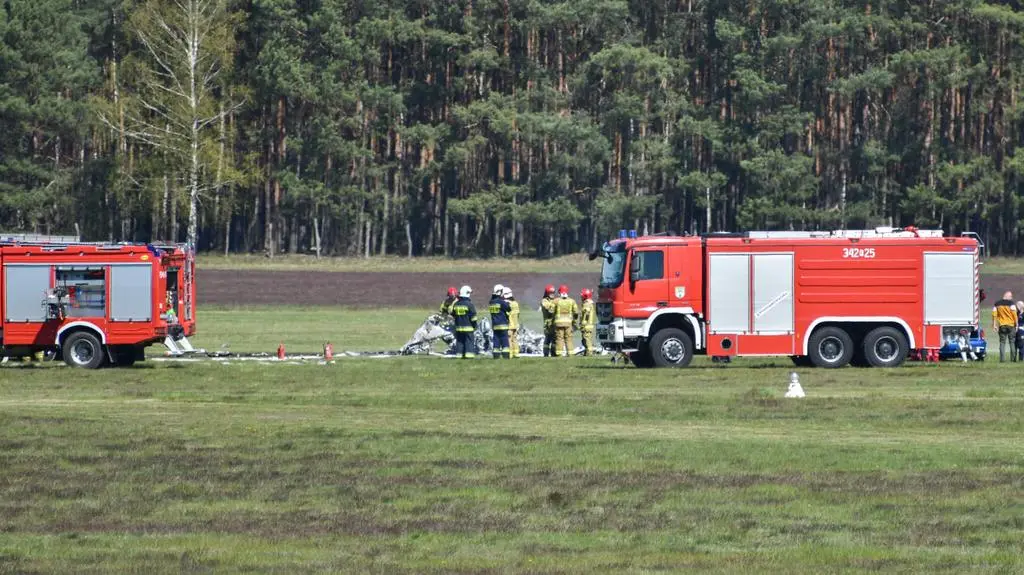 Samolot ugasili strażacy