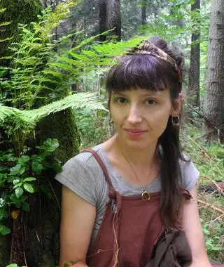 Ewelina Głowacka jest doktorantką na wydziale polonistyki Uniwersytetu w Białymstoku oraz freeganką