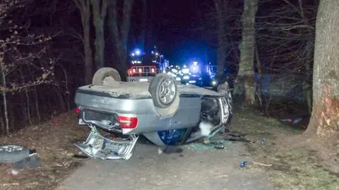 Auto dachowało, zginęła 24-latka. "Kierowca pod wpływem substancji psychotropowych i alkoholu" 