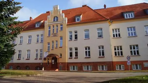 Zakaz odwiedzin na szpitalnym oddziale. Pięciu pacjentów ma Covid-19