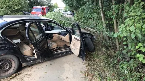 19-latek uderzył w drzewa, potem w rowerzystkę. Kobieta nie żyje