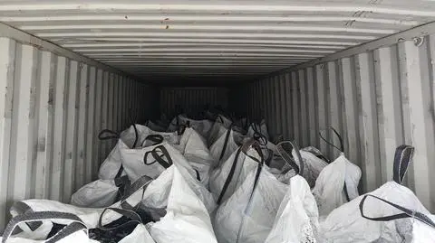 KAS zatrzymała transport 22 ton nielegalnych odpadów