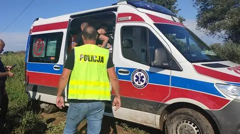 74-latka odnaleziona w szczerym polu. Na pomoc, bez jedzenia i wody, czekała trzy doby 