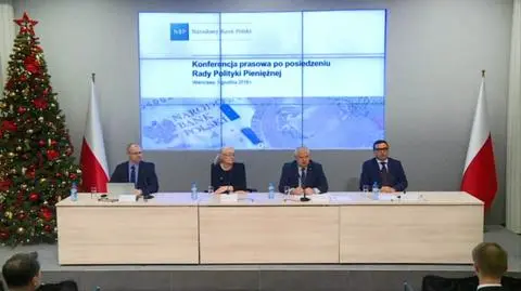 Święty Mikołaj w postaci Narodowego Banku Polskiego czuwa