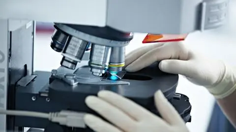 Wirusolożka: przejście SARS-CoV-2 w kierunku wirusa sezonowego potrwa około 10 lat