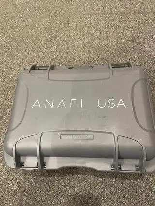 Dron powstał na potrzeby US Army o czym świadczy napis na opakowaniu