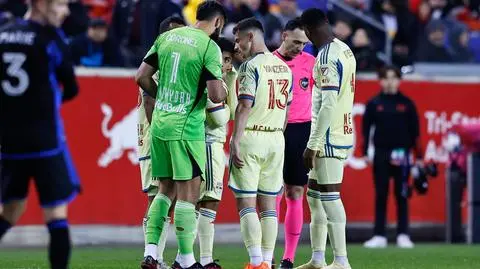 Po jego słowach rywale zagrozili zejściem z boiska. "Przyjmę każde zawieszenie i grzywnę"