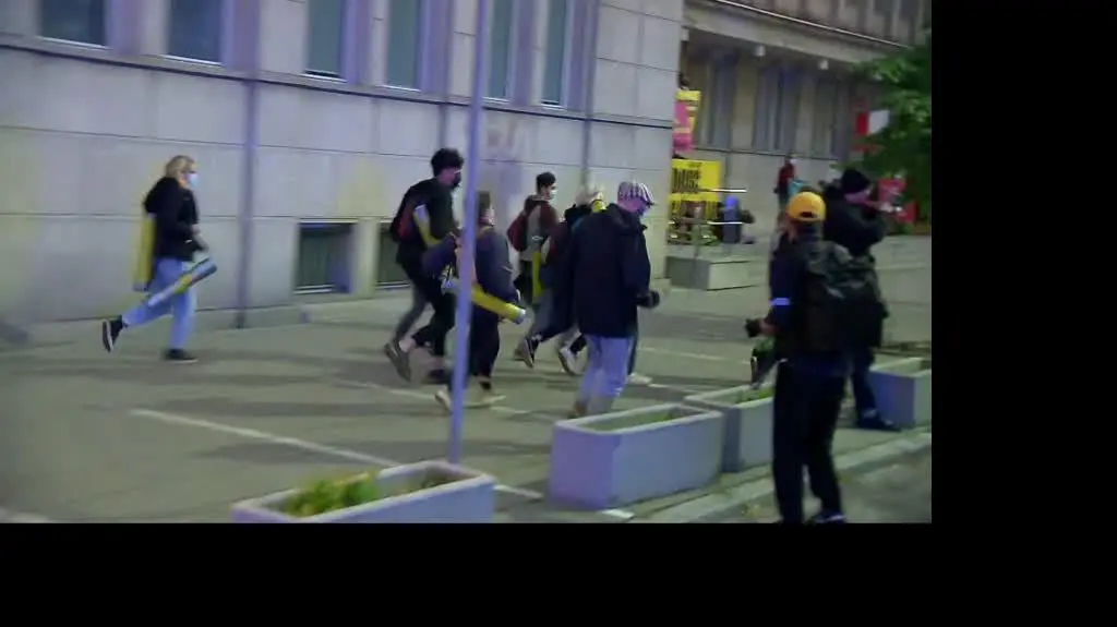 0909N043V GREENPEACE