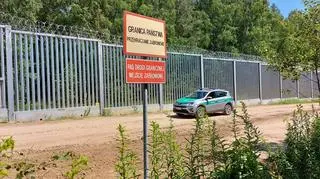 Wzdłuż granicy z Białorusią na terenie województwa podlaskiego stoi już stalowy płot