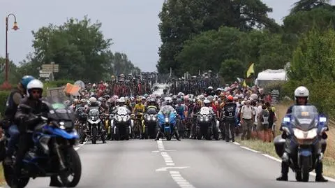 Zatrzymali peleton Tour de France, wkrótce staną przed sądem