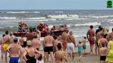 Akcja ratunkowa na plaży w Jantarze