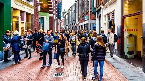 Popularne miasta walczą z masową turystyką