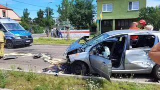 Włocławek. Zderzenie karetki z samochodem osobowym