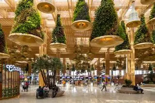 Terminal 2 (T2) w Kempegowda International Airport w Bengaluru (Indie)