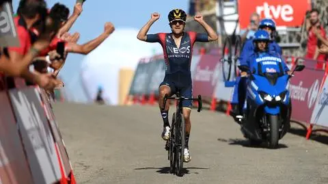 Wspaniałe zwycięstwo Carapaza. Evenepoel z trudem utrzymał koszulkę lidera