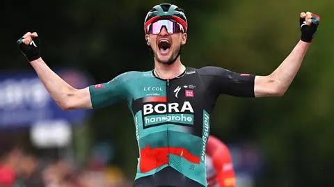 Zwycięzcę wyłonił fotofinisz. Lider Giro stracił koszulkę