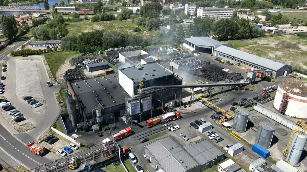 Pożar wybuchł na terenie zakładu jednej z firm recyklingowych