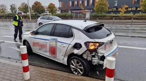 Trzy auta, w tym jedno z wypożyczalni, zderzyły się w Ursusie