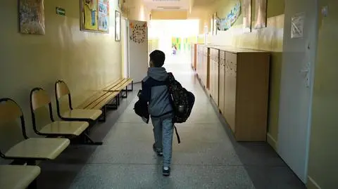 Czy szkoła ma prawo mierzyć dzieciom i nauczycielom temperaturę? Co ze świetlicami? Odpowiadamy na Wasze pytania