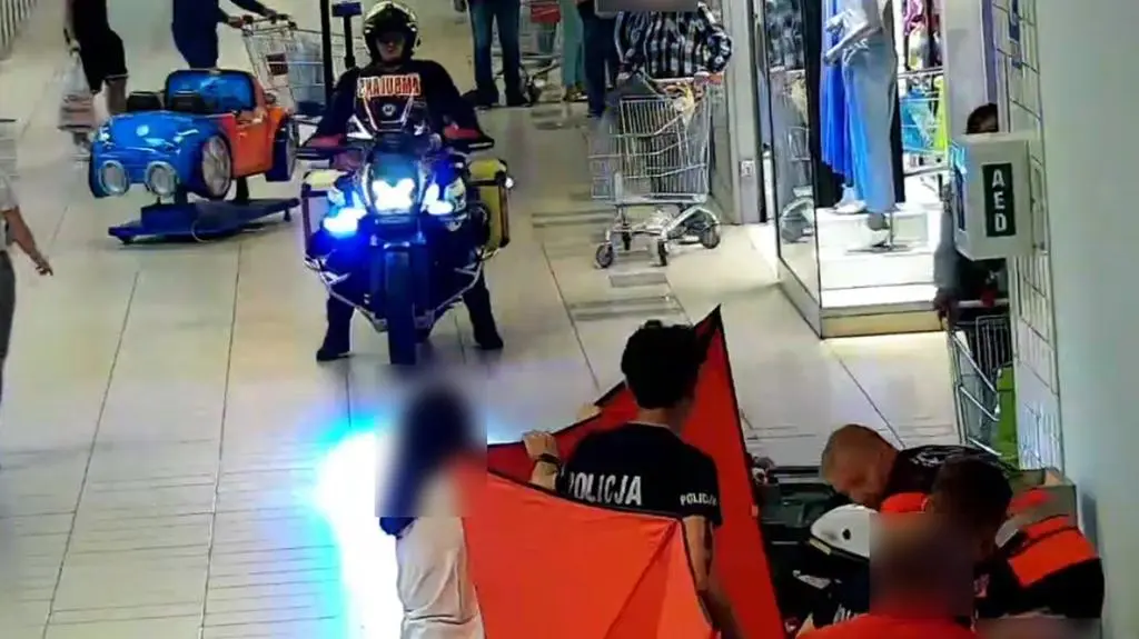 Akcja ratunkowa w centrum handlowym
