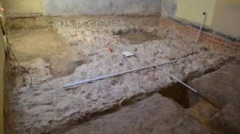 Fundamenty mają wymiary 7,5 na 8,5 metra. Tutaj fragment w miejscu obecnej zakrystii 