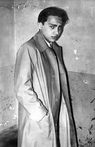 Herschel Grynszpan na zdjęciu wykonanym dzień po zamachu i aresztowaniu przez francuską policję