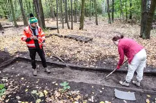 Archeolodzy podczas prac przy poszukiwaniu miejsca pochówku Szmula Zbytkowera