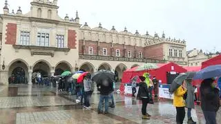 Kolejki do szczepień