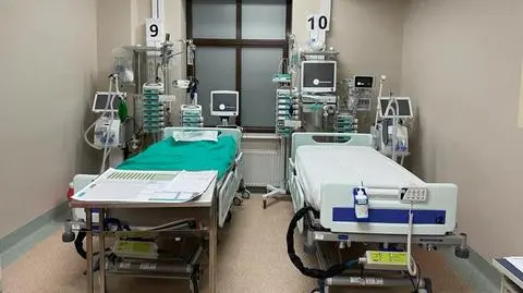 OIOM dla pacjentów zakażonych COVID-19 w Szpitalu Klinicznym im. Heliodora Święcickiego w Poznaniu