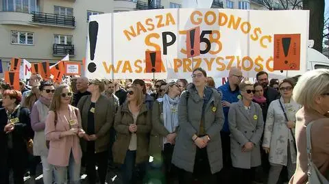 Demonstracja nauczycieli przed Ministerstwem Edukacji Narodowej