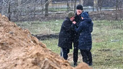 Bucza w obwodzie kijowskim. Masowy grób ofiar rosyjskiej inwazji. Zdjęcie z 3 kwietnia
