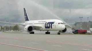 Salut wodny na lotnisku im. Fryderyka Chopina