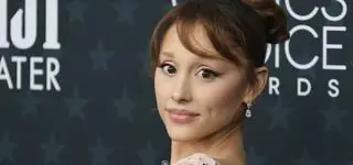 Ariana Grande sięgnęła po notatki na scenie. I zwróciła się do fanów