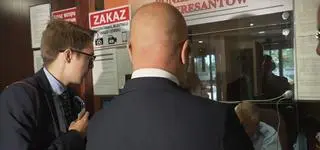 "Dane istotne dla rozwiązania sprawy". Przeszukanie u kluczowej postaci