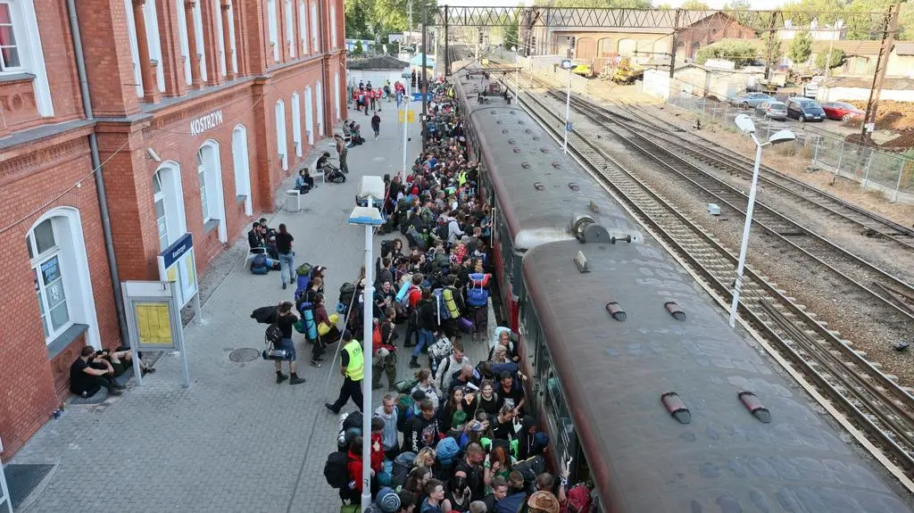 Festiwalowicze wracają do domu. Tłumy na dworcu w Kostrzynie