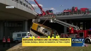 Reporter TVN24 w relacji o akcji usuwania wraku autobusu