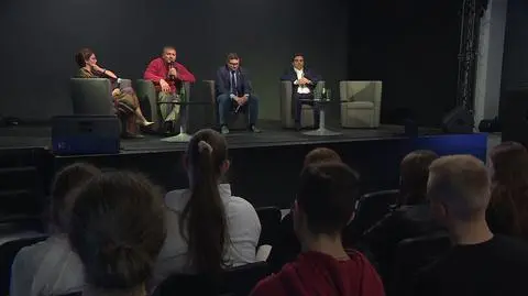 Uczniowie obejrzeli film, później wysłuchali sędziów. W szkołach pojawili się wizytatorzy z kuratorium