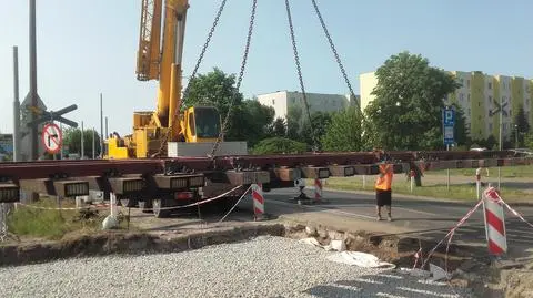 Trwają prace przy układaniu linii tramwajowej w Toruniu